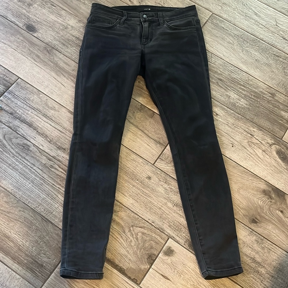 EUC Joe’s Jeans sz 27 faded black skinny jeans